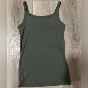 Green Tanktop, Brand: No Boundaries, Size: Small 3-5, Made in: Hecho en Vietnam